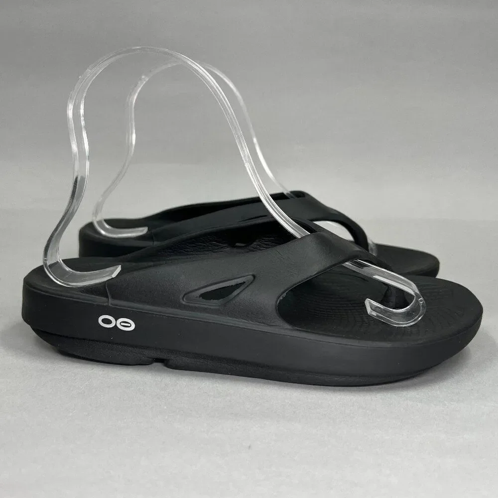 Oofos Women's Size 7 Black Original Sport‎ Flip Flop Sandals